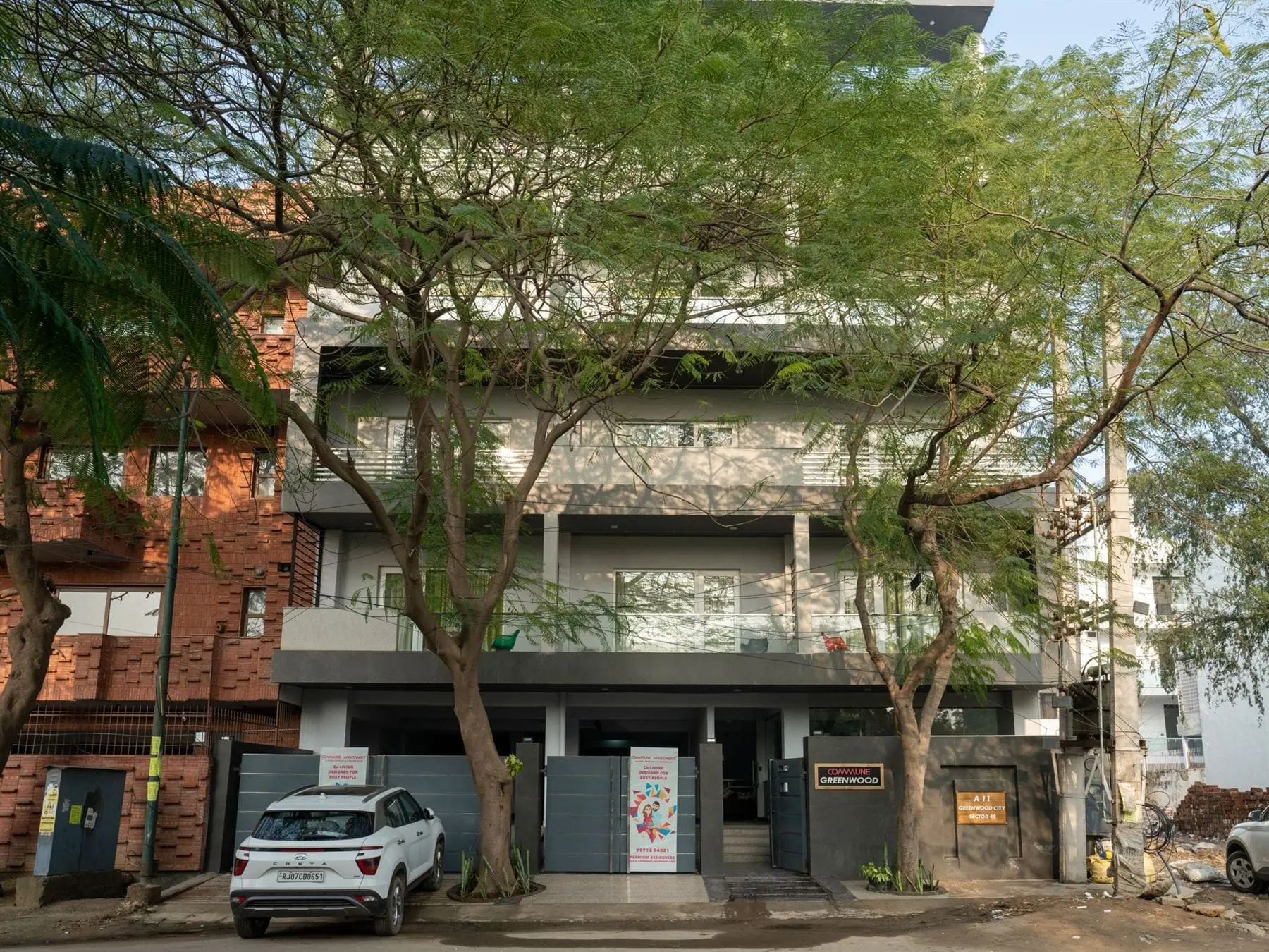 Commune Greenwood from the street