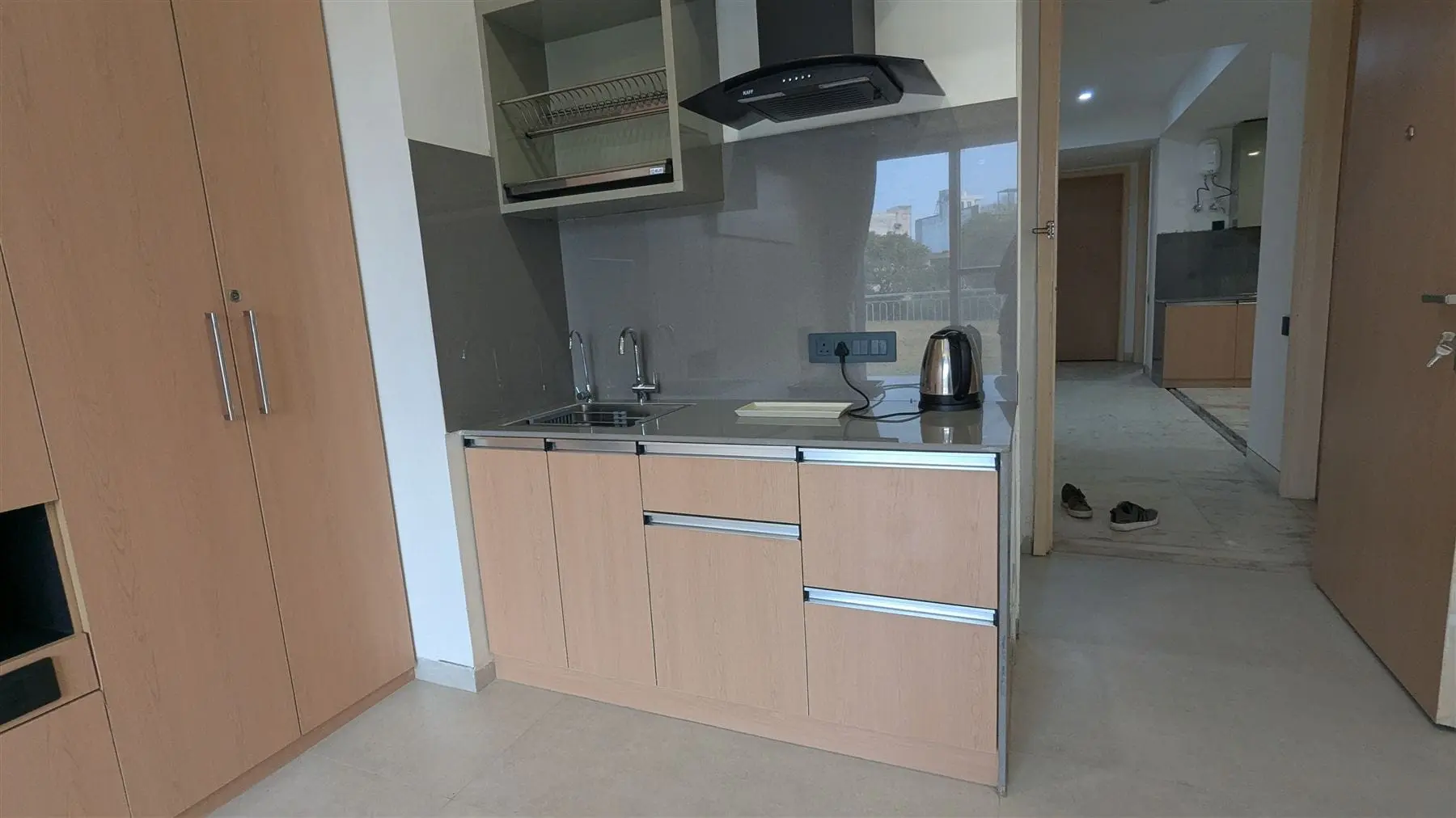 The private kitchen pantry in a Commune Siris studio